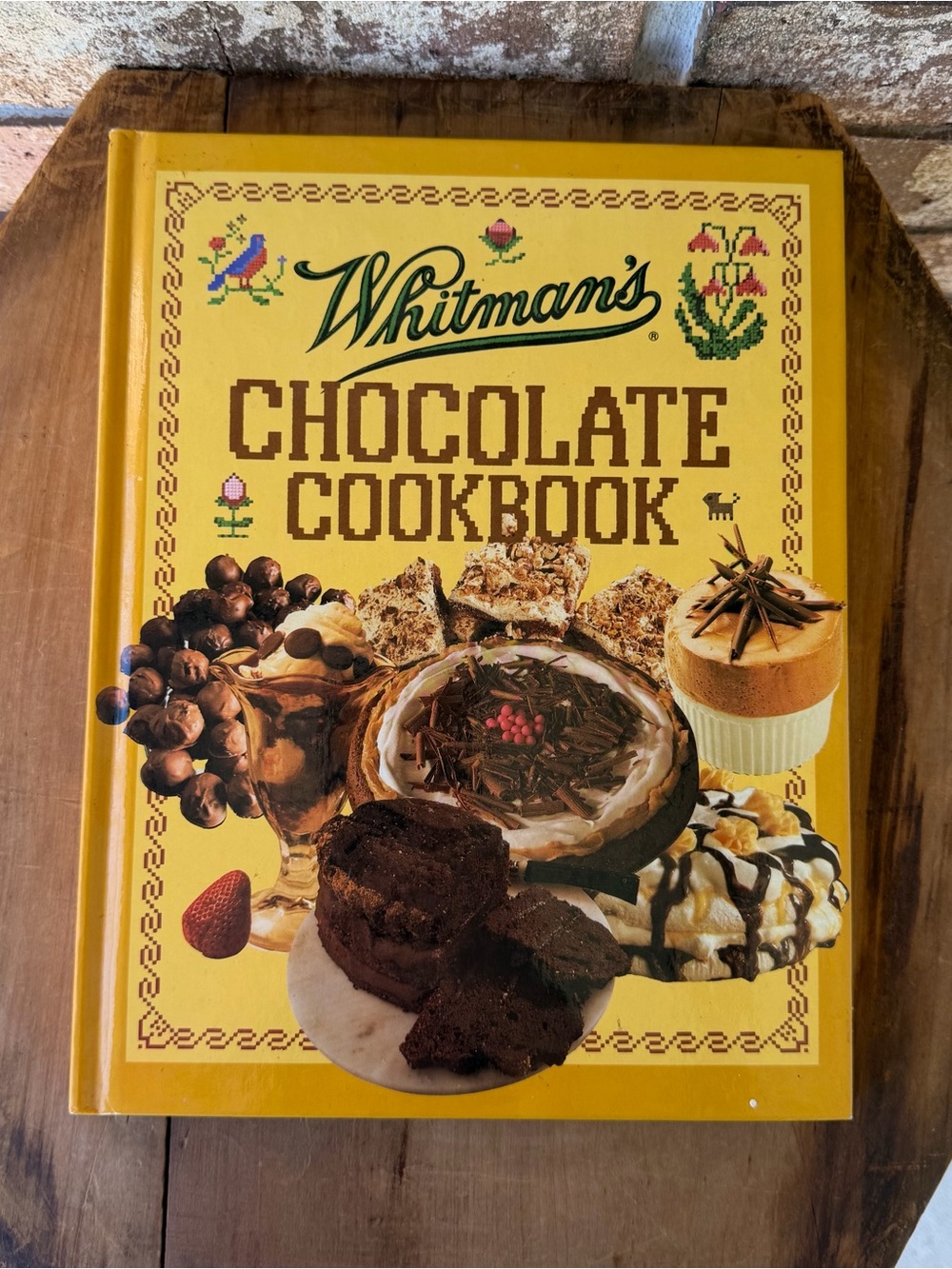 Whitman’s Chocolate Cookbook 1987 Hardcover 250 Recipes Beautiful Condition!